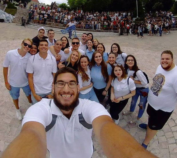 Нишвил мами и волонтере